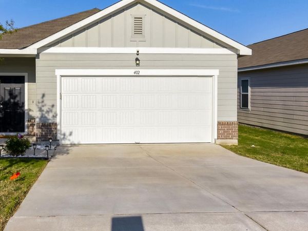 402 Gemsbok RD, Hutto, TX 78634