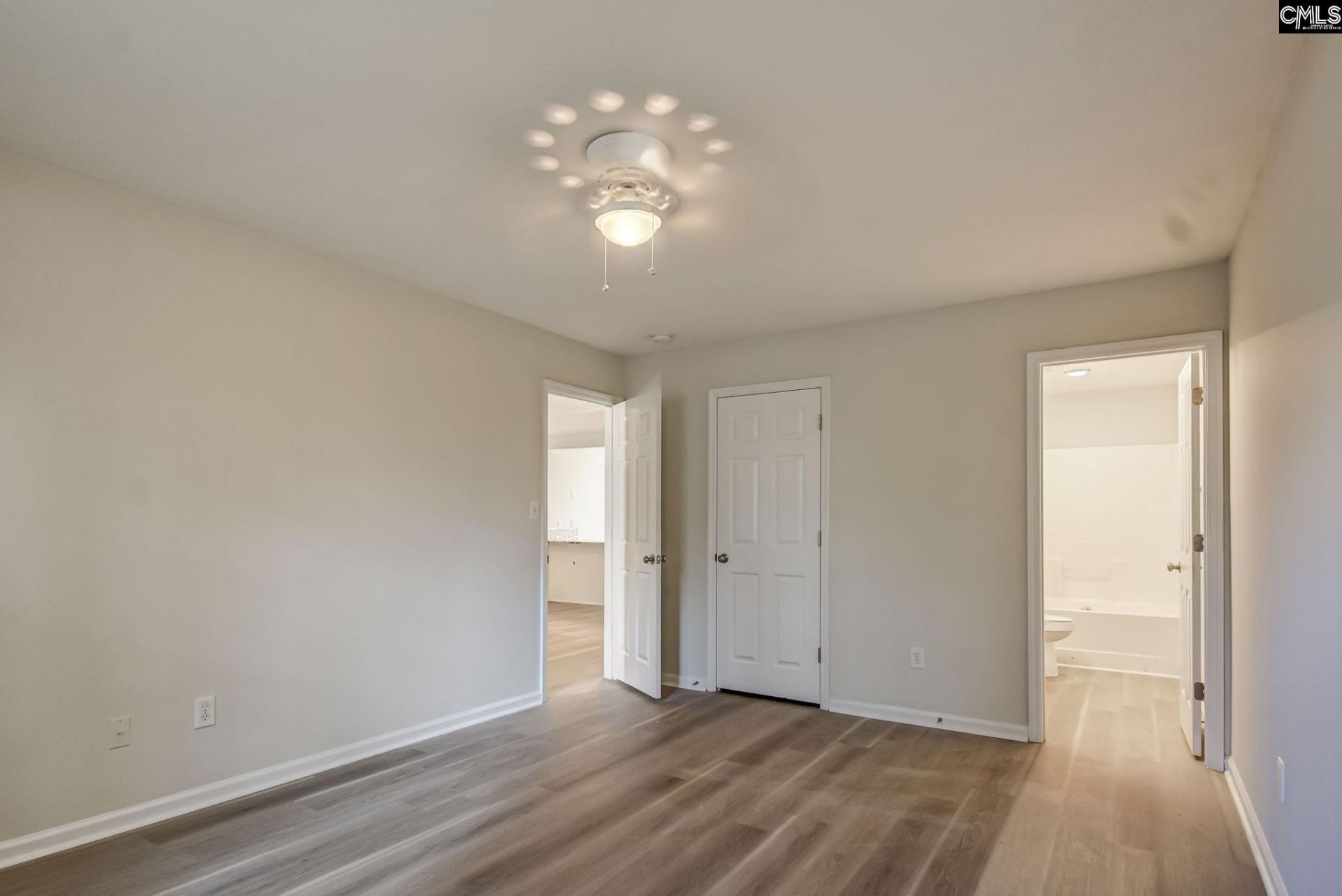 451 Regency Park  Photo 5