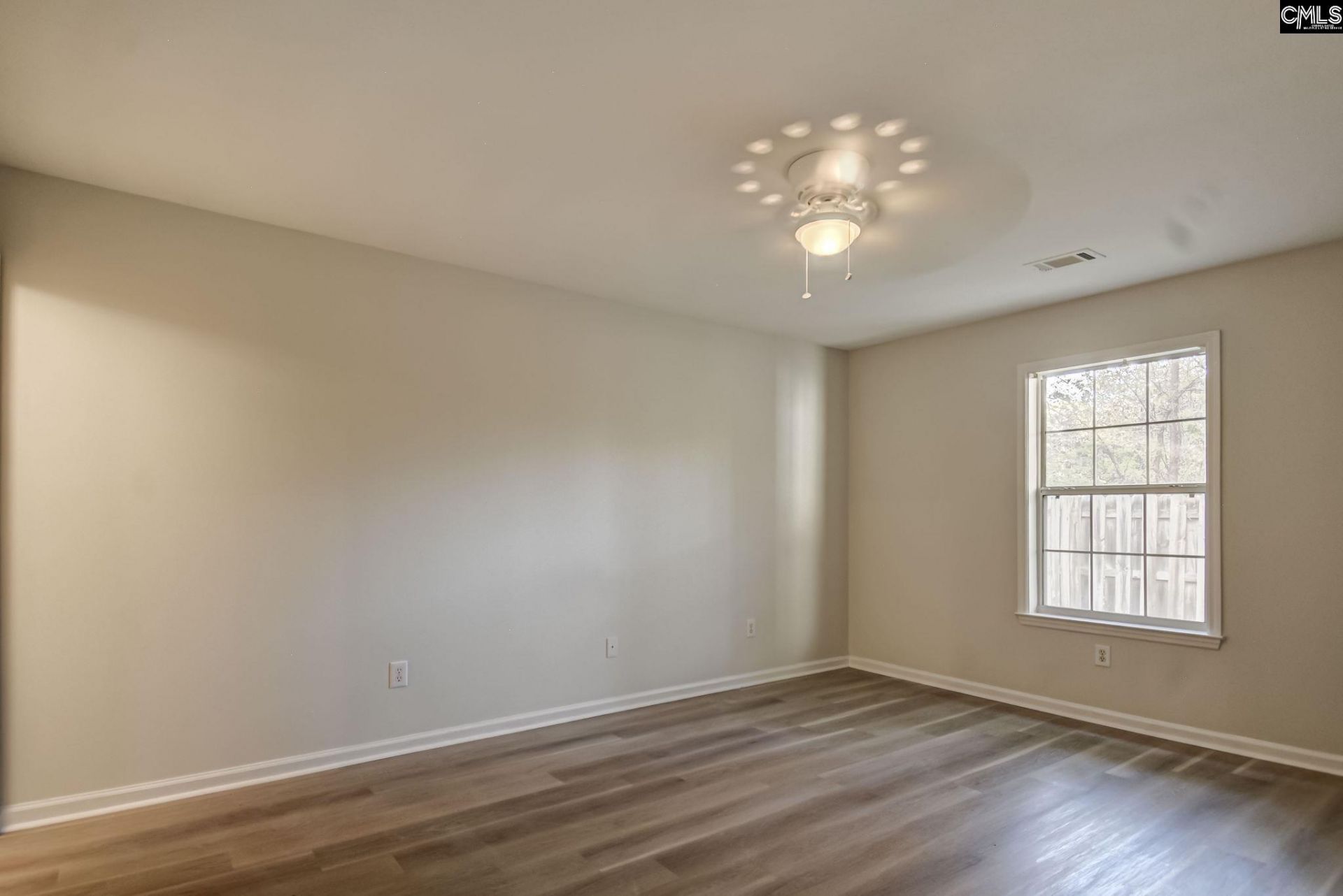 451 Regency Park  Photo 6