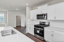 1016 Salient Court  photo 4