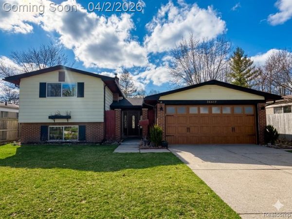 36417 Weber Drive, Sterling Heights, MI 48310