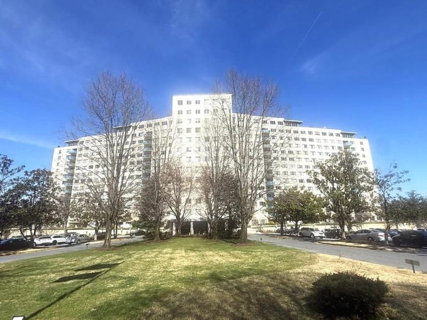 10201 Grosvenor Place , Unit 1117, Rockville, MD 20852 Main Photo