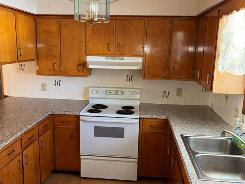 142 Essex Road, Mansfield, OH 44904 Photo 1