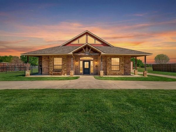 611 Mohawk Drive , Tioga, TX 76271