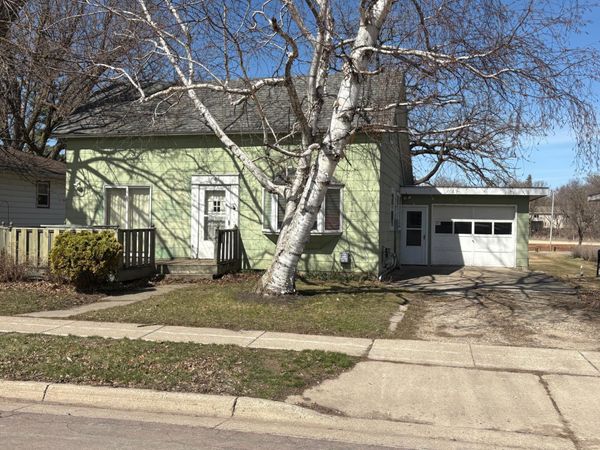 623 4th Avenue NE, Waseca, MN 56093