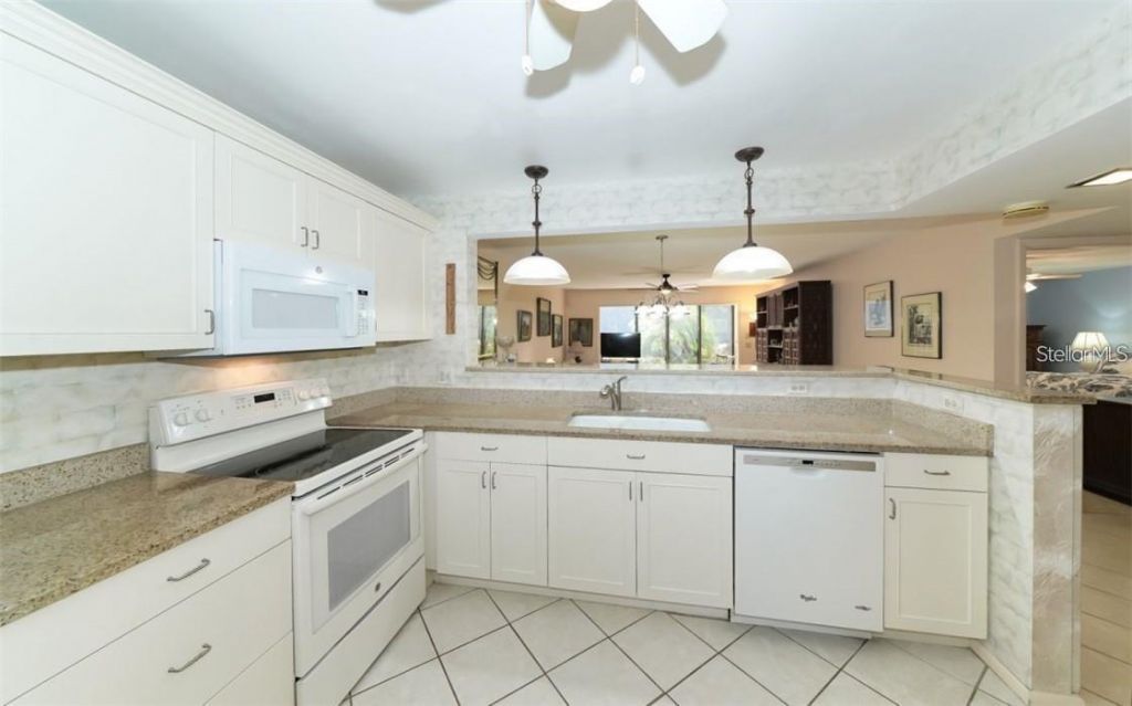 183 Pineneedle Drive, Bradenton, FL 34210 Photo