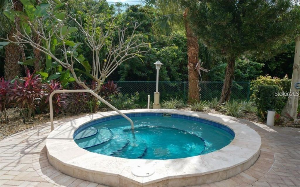 183 Pineneedle Drive , Bradenton, FL 34210 Photo