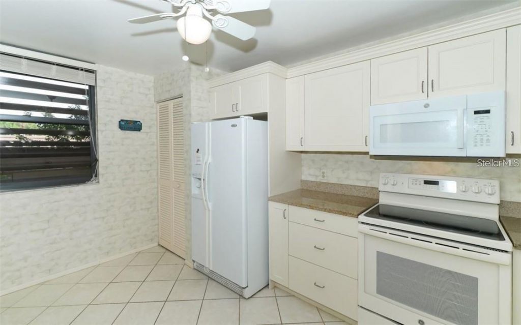 183 Pineneedle Drive , Bradenton, FL 34210 Photo