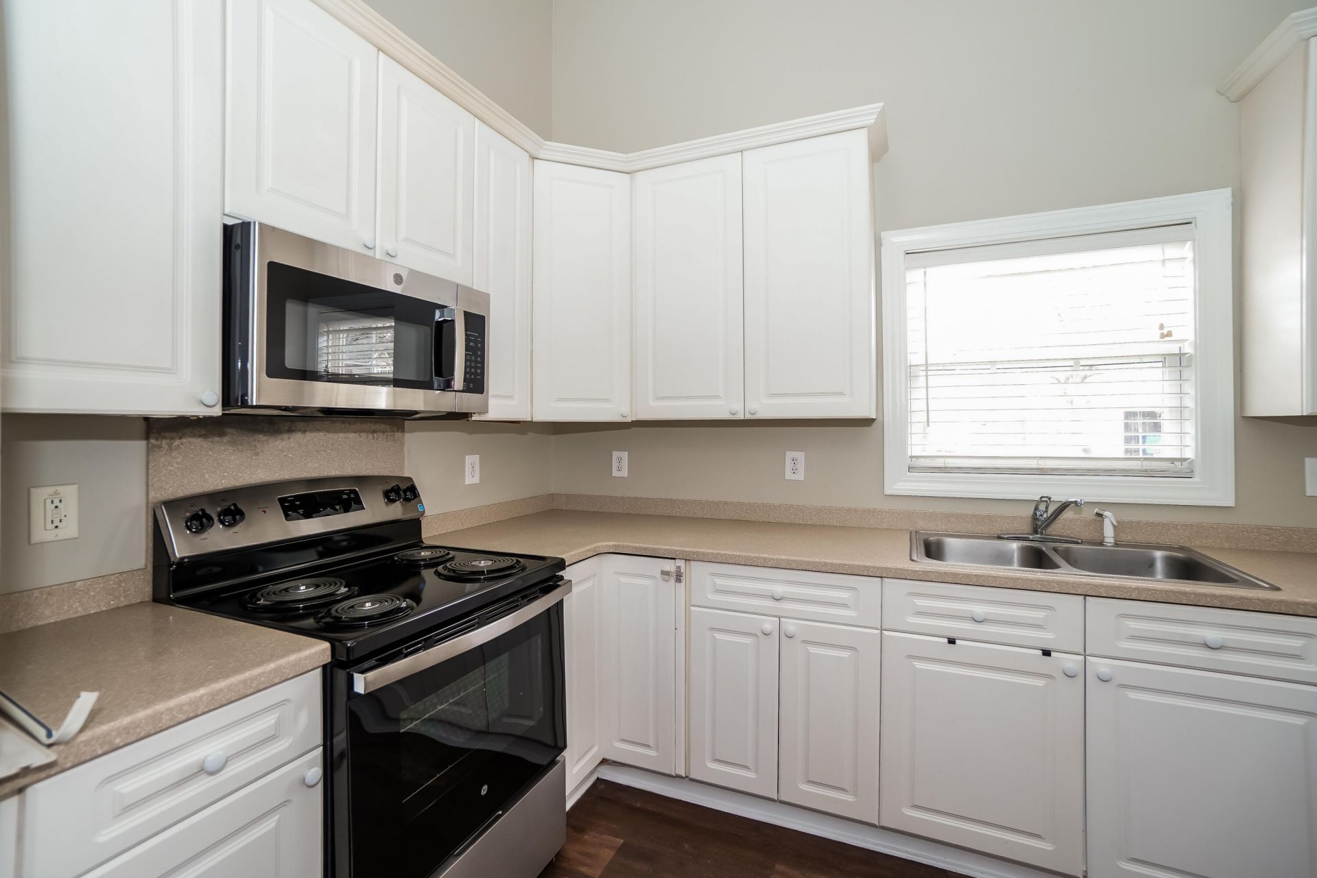 4901 Pineridge Road Photo 15