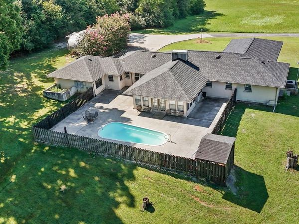 811 Old Hwy 68 , Sweetwater, TN 37874