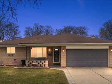 30840 Primrose Drive, Warren, MI 48088