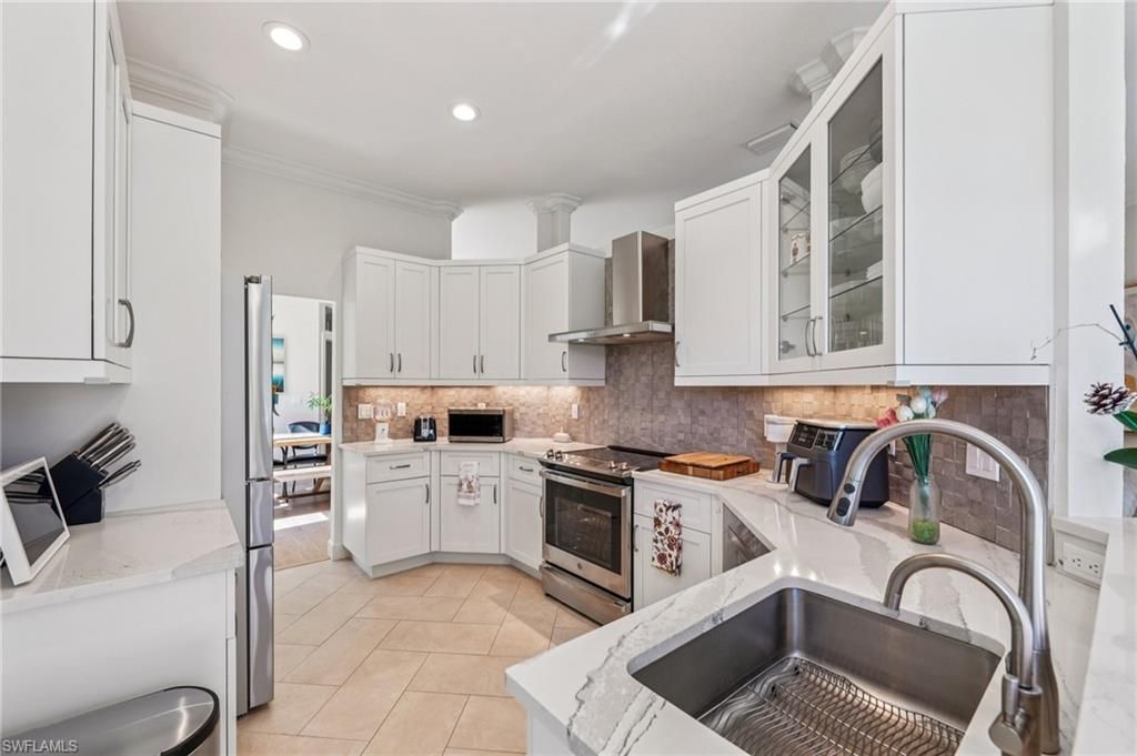 199 Vista Ln, Naples, FL 34119 Photo