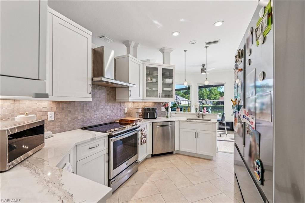 199 Vista Ln, Naples, FL 34119 Photo