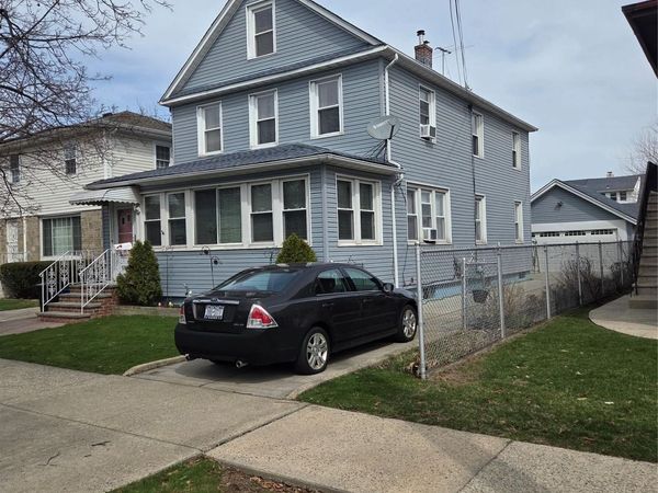 4829 Oceania Street , Oakland Gardens, NY 11364