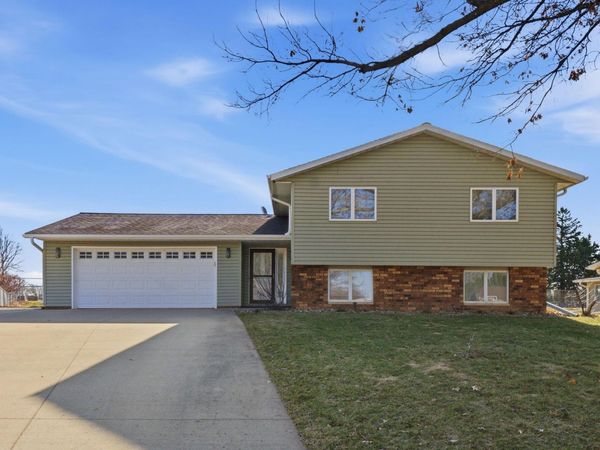 332 Fleur Drive, New Hampton, IA 50659