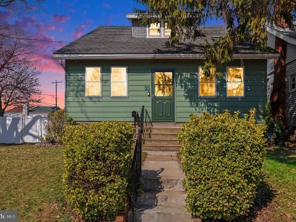 30 W AVON ROAD, BROOKHAVEN, PA 19015