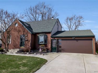 876 Pioneer Drive, North Tonawanda, NY 14120