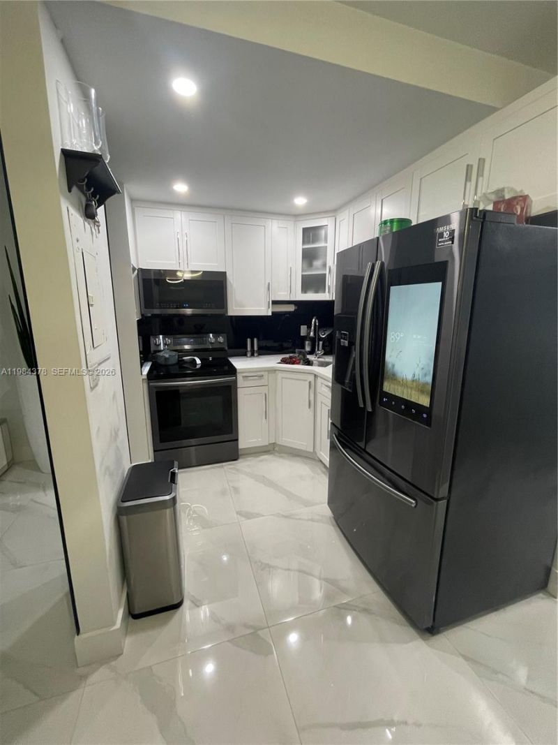 926 Michigan Ave , Unit 3, Miami Beach, FL 33139 Photo