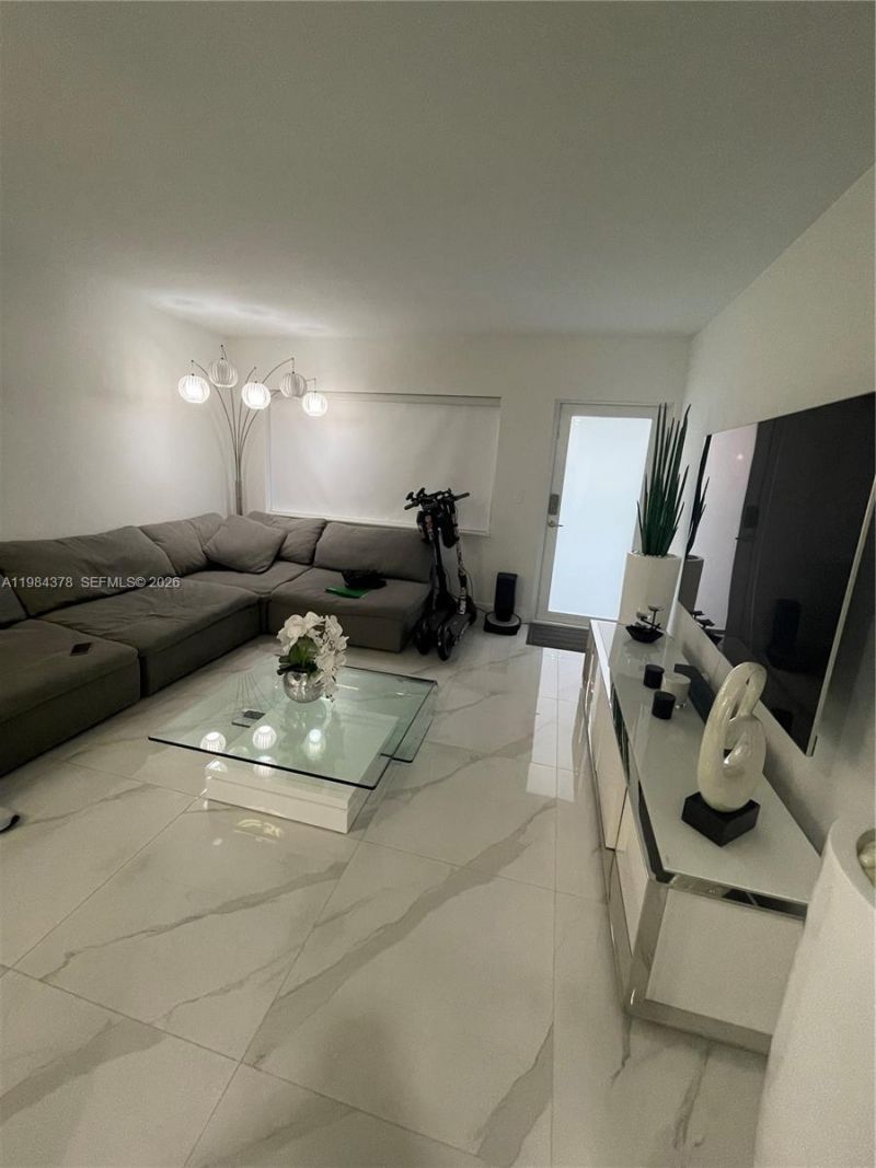 926 Michigan Ave , Unit 3, Miami Beach, FL 33139 Photo