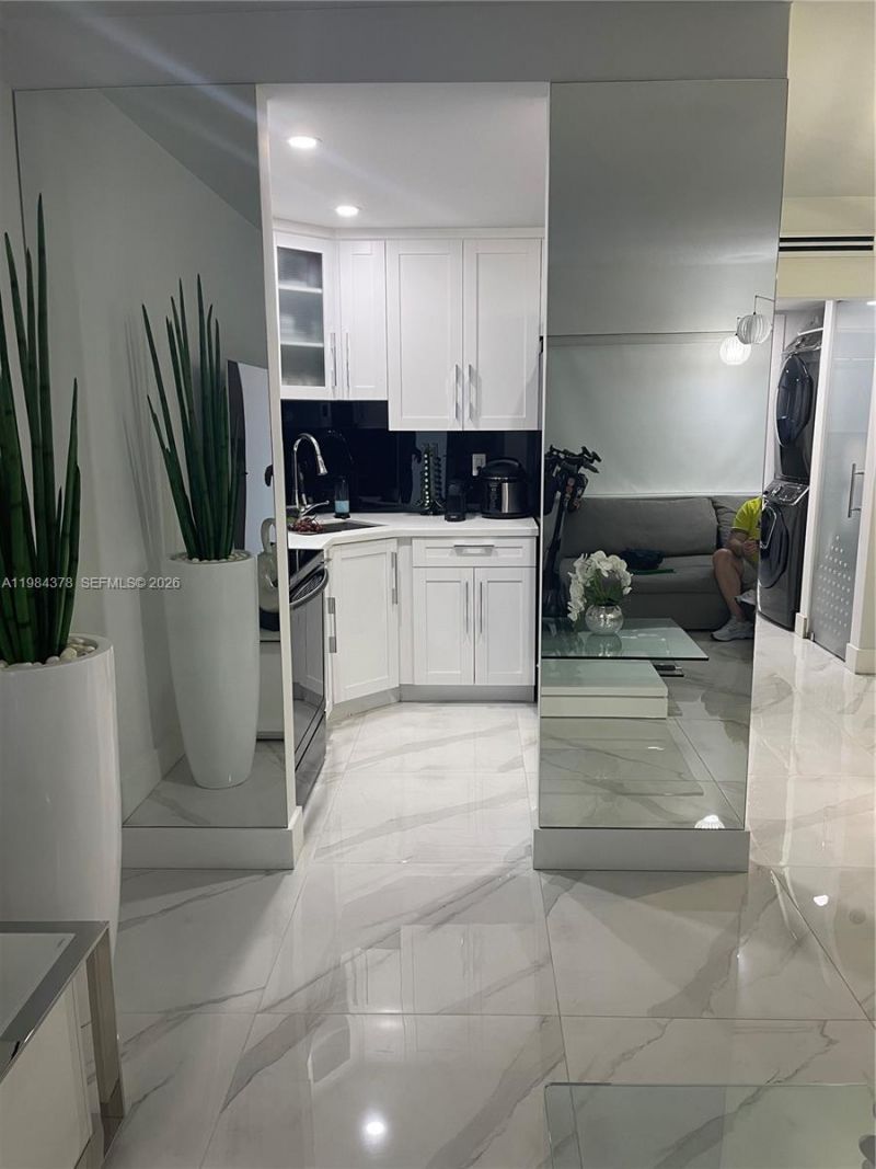 926 Michigan Ave , Unit 3, Miami Beach, FL 33139 Photo