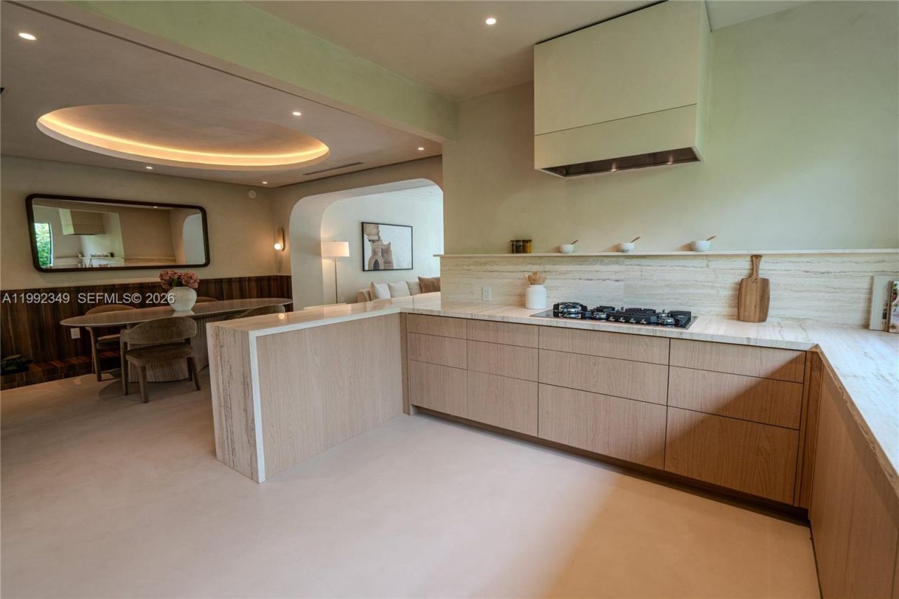 4430 Royal Palm Ave, Miami Beach, FL 33140 Photo