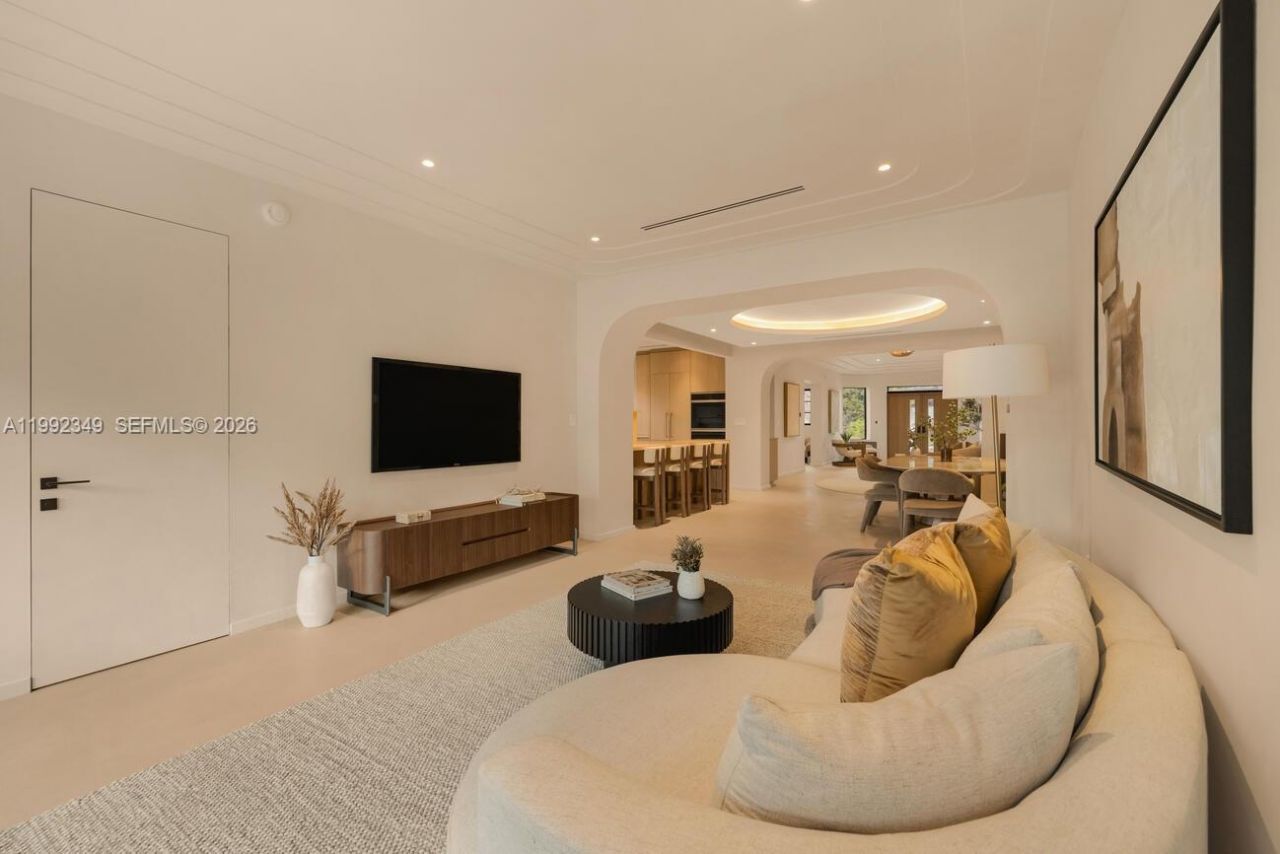 4430 Royal Palm Ave, Miami Beach, FL 33140 Photo