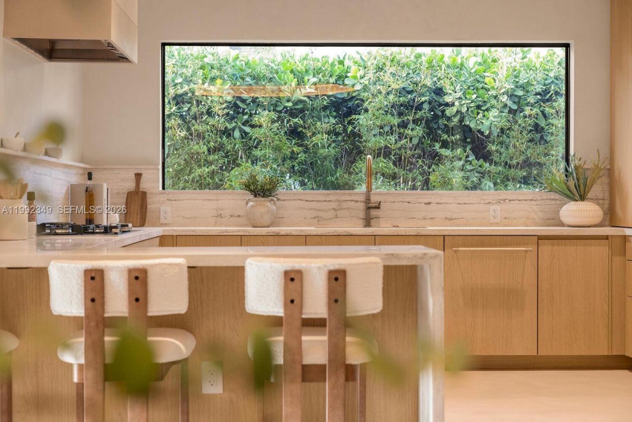 4430 Royal Palm Ave, Miami Beach, FL 33140 Photo