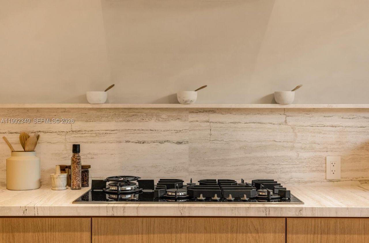 4430 Royal Palm Ave, Miami Beach, FL 33140 Photo