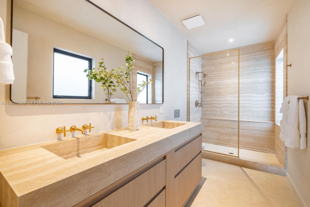 4430 Royal Palm Ave , Miami Beach, FL 33140 Photo