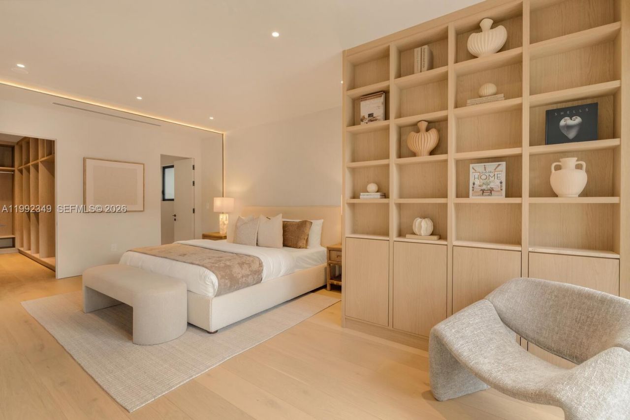 4430 Royal Palm Ave, Miami Beach, FL 33140 Photo