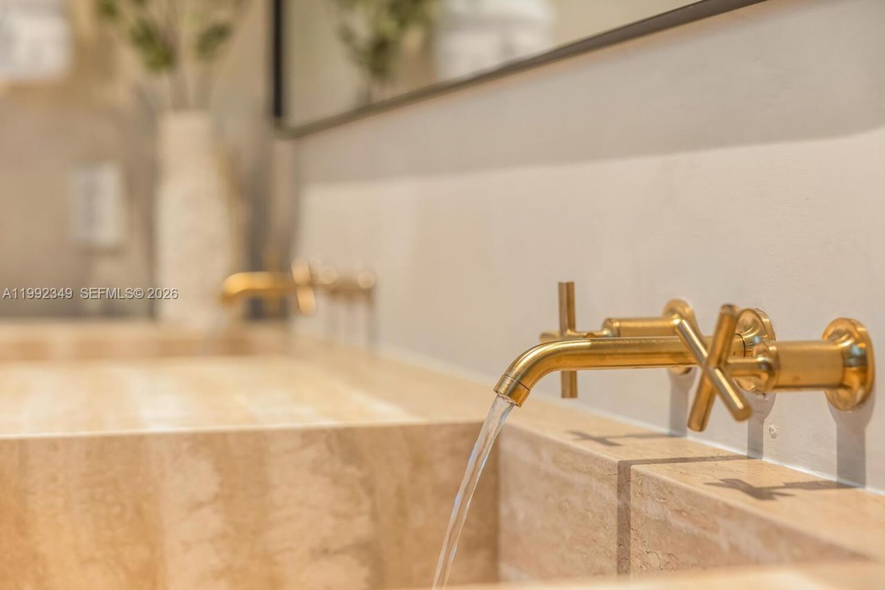 4430 Royal Palm Ave , Miami Beach, FL 33140 Photo