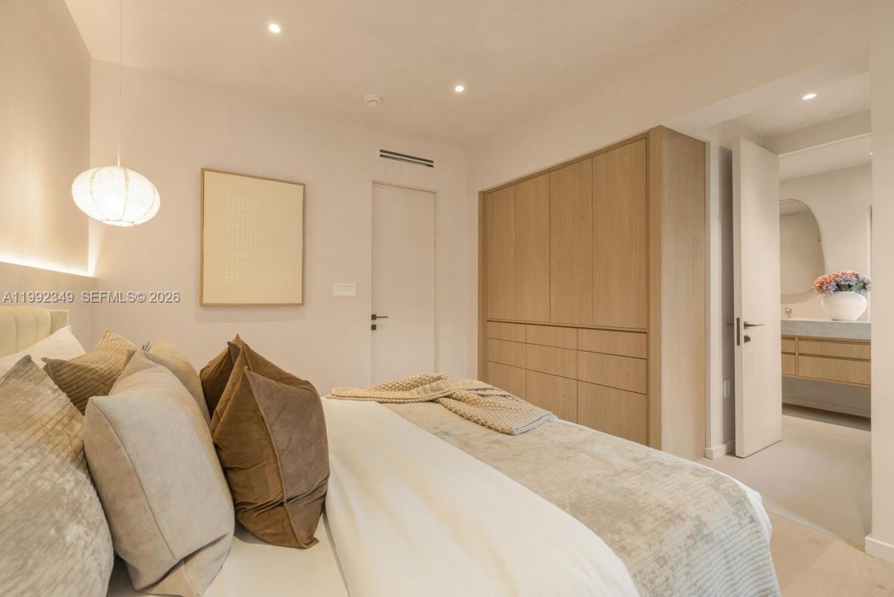 4430 Royal Palm Ave , Miami Beach, FL 33140 Photo