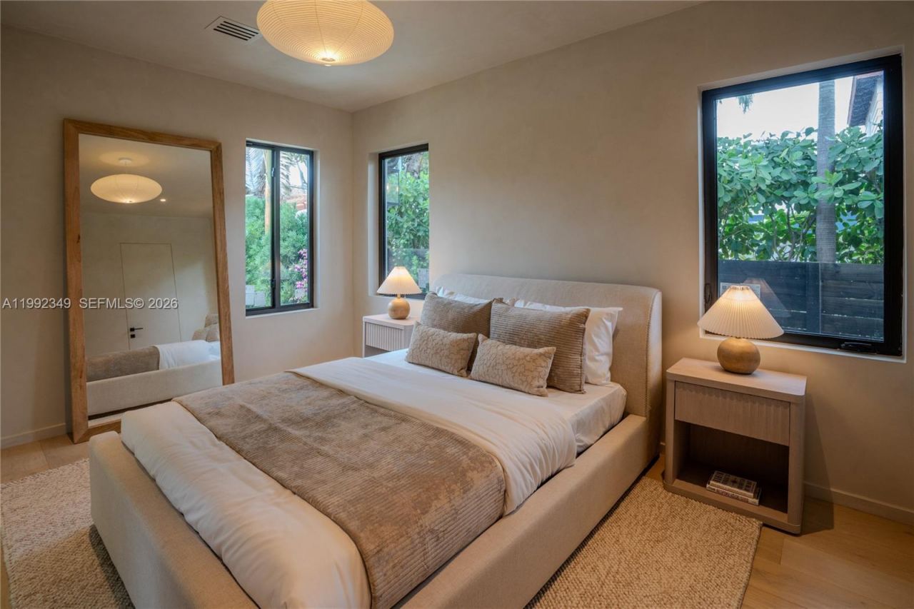 4430 Royal Palm Ave, Miami Beach, FL 33140 Photo