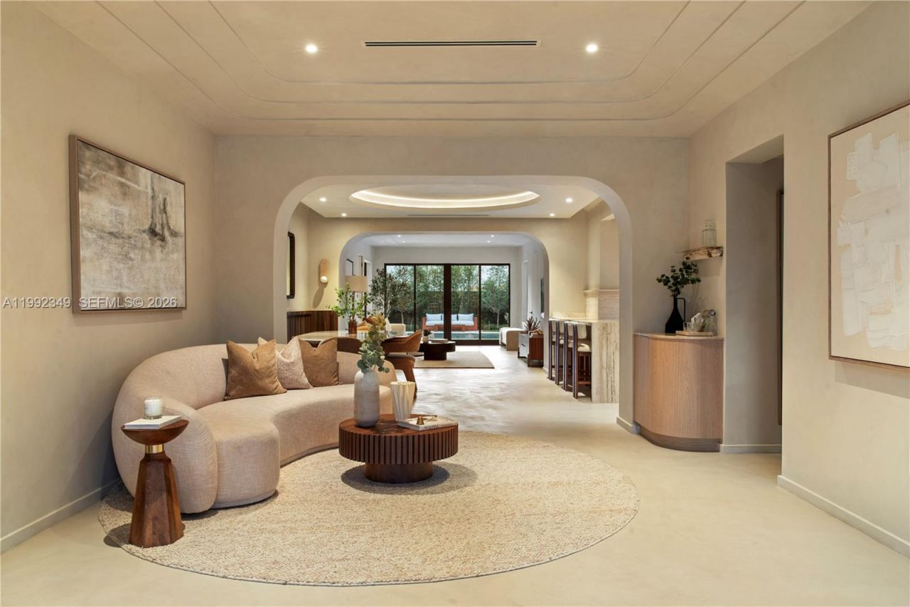 4430 Royal Palm Ave, Miami Beach, FL 33140 Photo