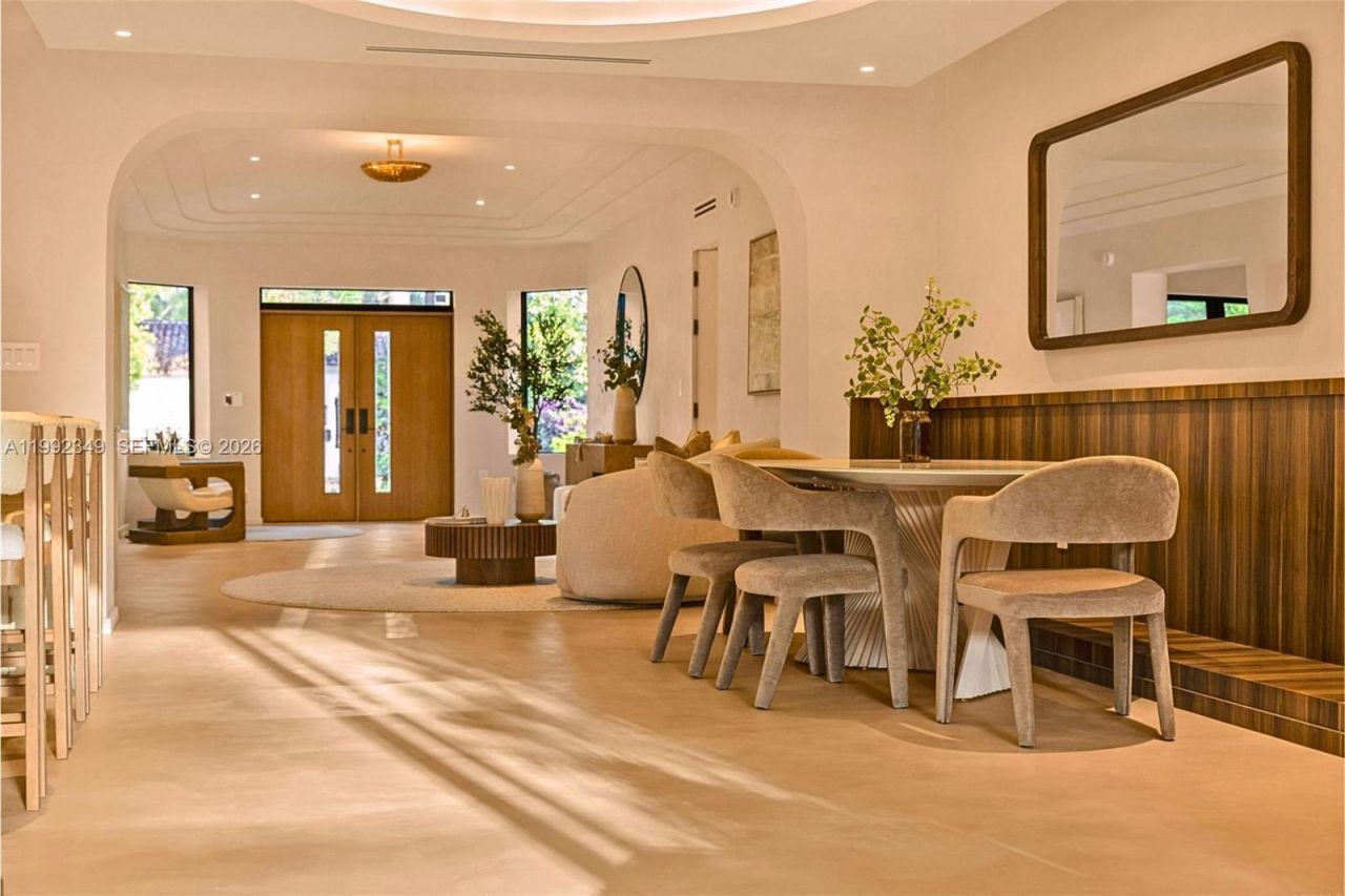 4430 Royal Palm Ave, Miami Beach, FL 33140 Photo