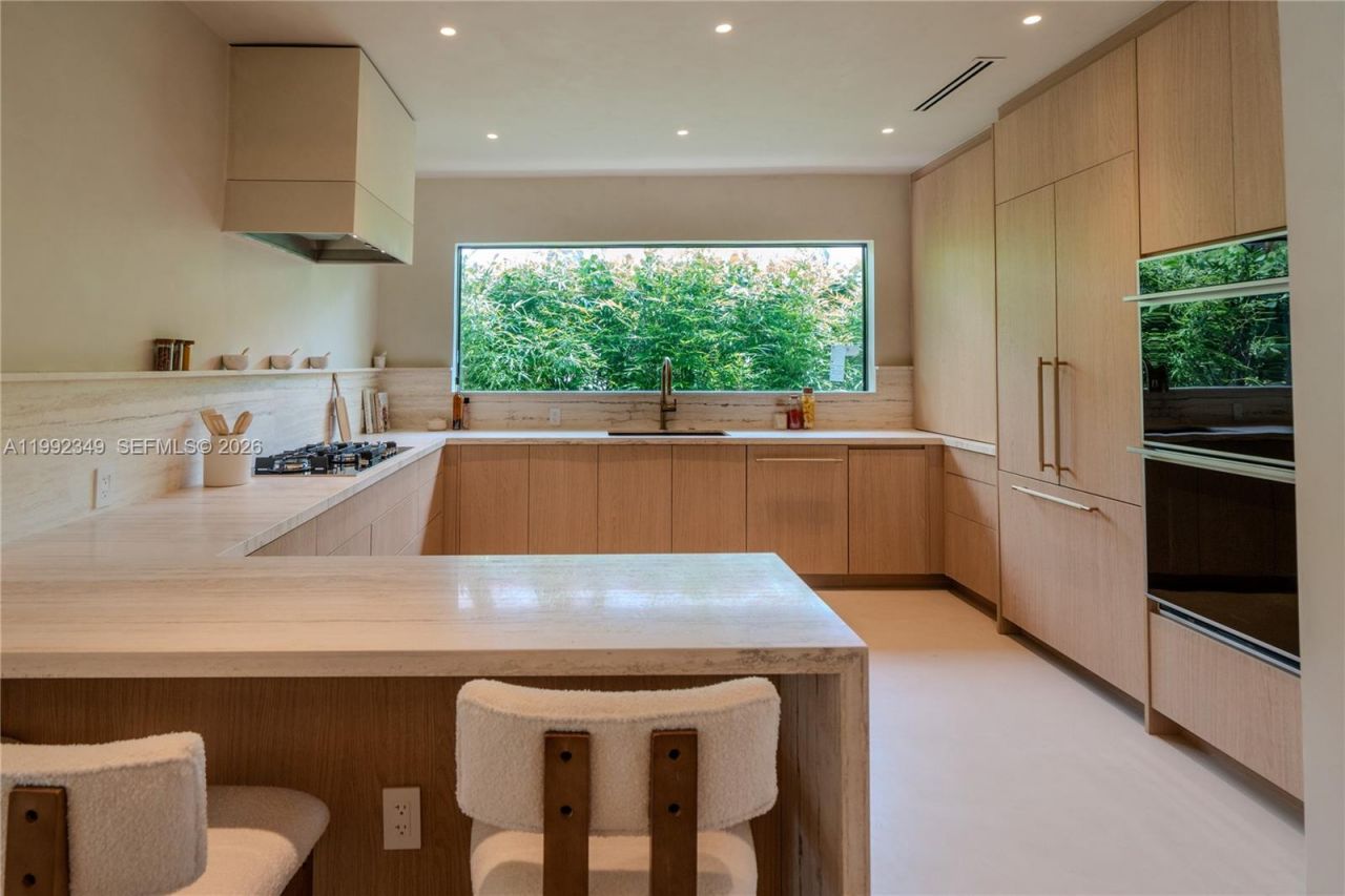 4430 Royal Palm Ave, Miami Beach, FL 33140 Photo