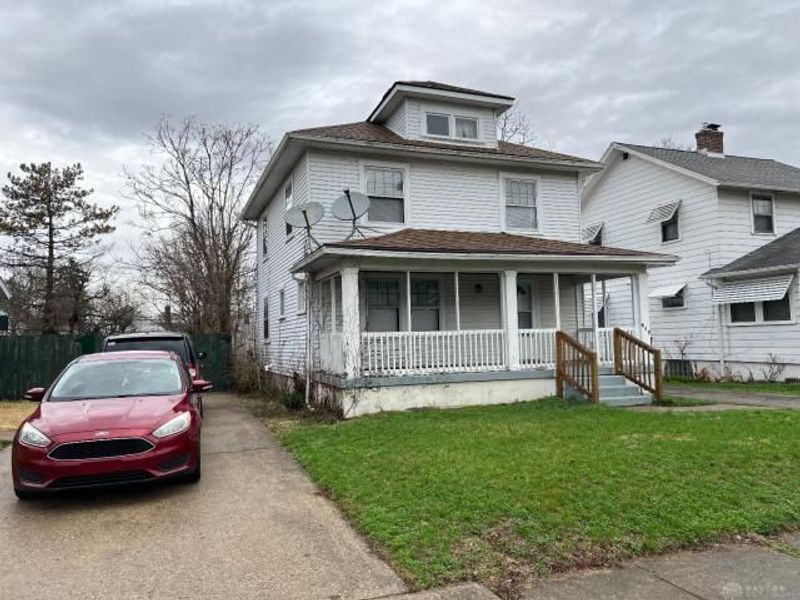 445 Sandhurst Drive, Dayton, OH 45405 Photo 2