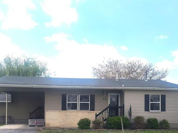 513 S Allen Street , Bernie, MO 63822