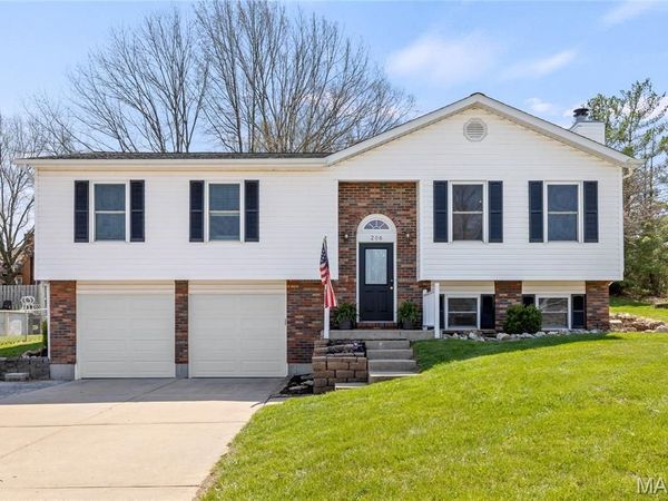 206 Wenona Drive , Washington, MO 63090