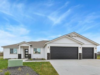 1616 Castlewood Ct Grandview, WA 98930