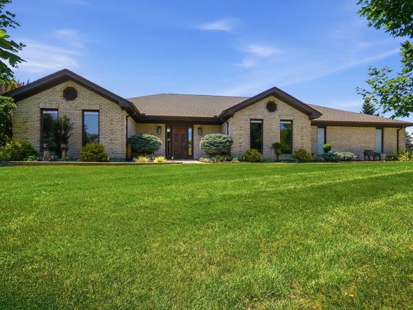 610 Stonecress Drive, Tipp City, OH 45371