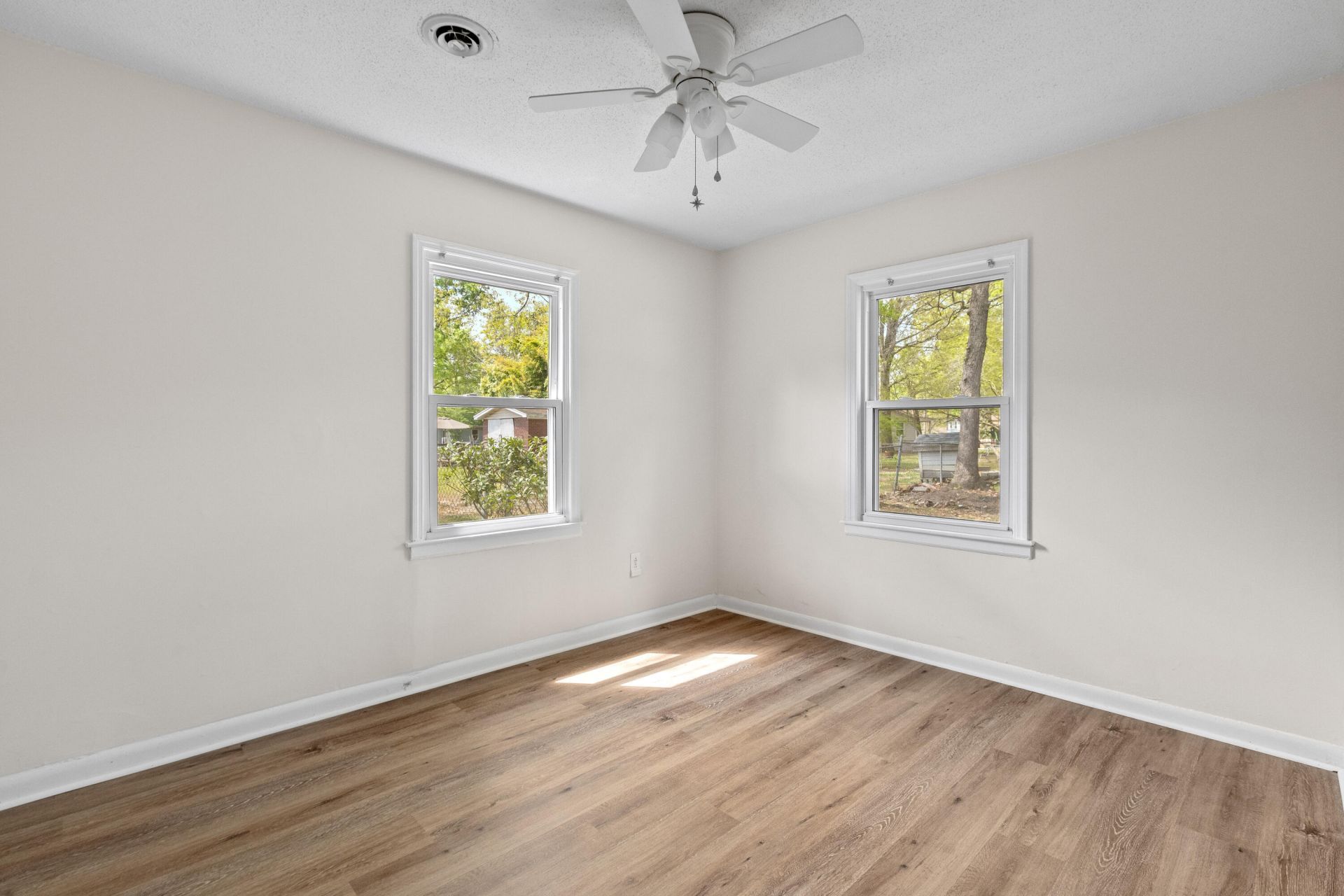 125 Matheny Drive Photo 16