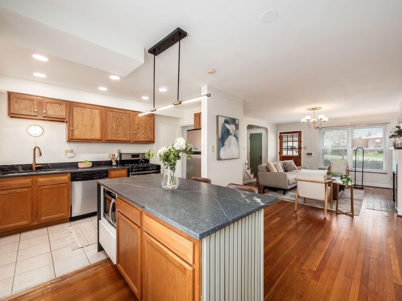 1691 Northwest Boulevard, Columbus, OH 43212 Photo 11