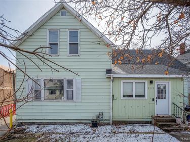 235 5th Street, Manistee, MI 49660