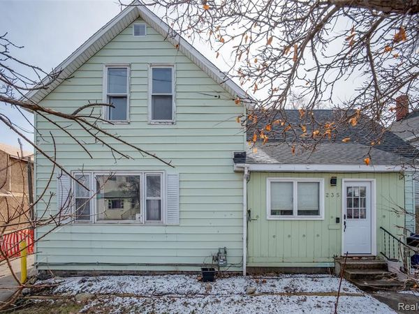 235 5th Street, Manistee, MI 49660