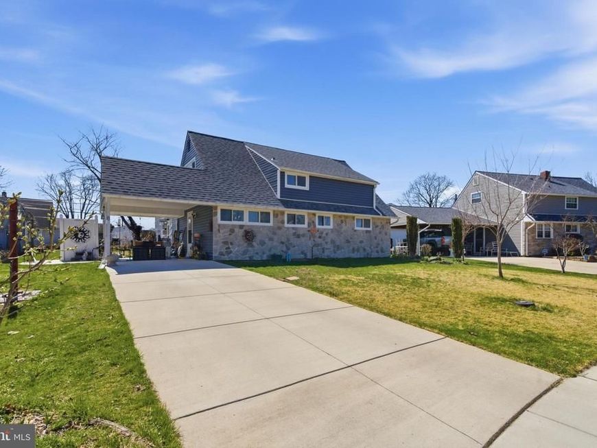 8 Inlet Road, Levittown, PA 19057 Main Photo