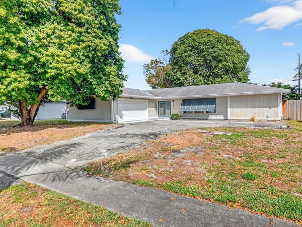 320 Riverdale Road, Palm Springs, FL 33461