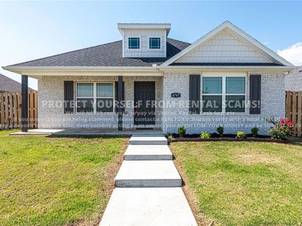 4747 W Tofino Drive, Fayetteville, AR 72704