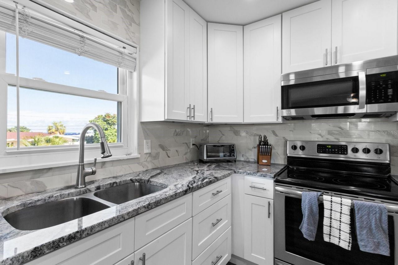 3401 Manatee Drive Se, Saint Petersburg, FL 33705 Photo