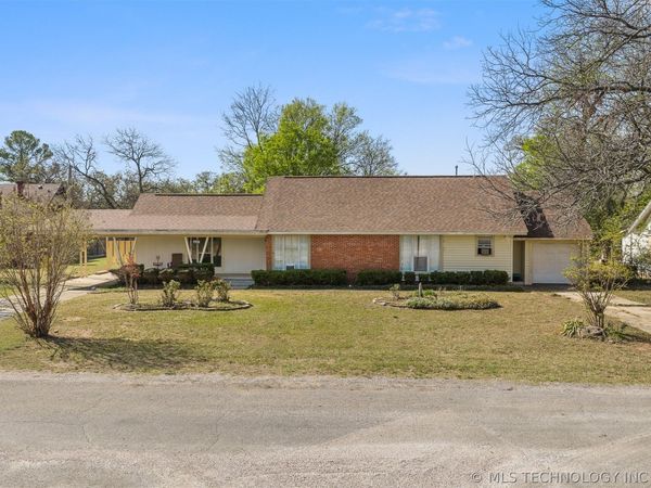 612 Brown Avenue , Comanche, OK 73529
